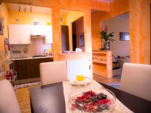 A kitchen or kitchenette at Residenza Campus Roma