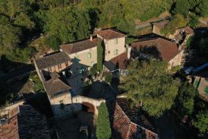 an aerial view of a house in a village at Truffières de Boitresor in Labarthe-Bleys