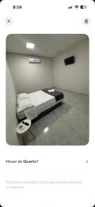 a bedroom with a bed in a room at Quartos Sinop in Sinop