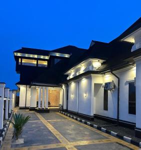 Gallery image of Salt Lake Hotels & Suites in Bonny +3 photos
