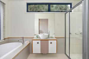 Phòng tắm tại Tamar River Apartments