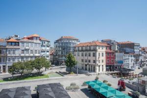 an aerial view of a city with buildings at Uma Poveiros in Porto