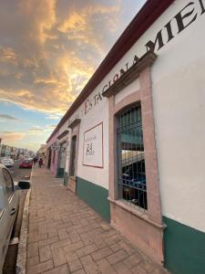 a building on the side of a street at Estudio in Zamora de Hidalgo