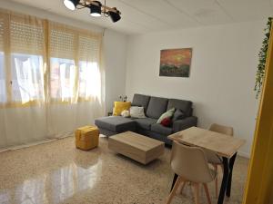 Oleskelutila majoituspaikassa SeaSuites Yellow - Loft cerca del mar en Cullera