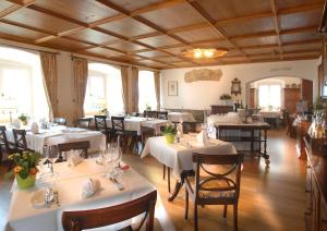 Restoran atau tempat lain untuk makan di Hotel Gasthof Löwen
