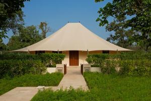 The Oberoi Sukhvilas Spa Resort, New Chandigarh外面的花园