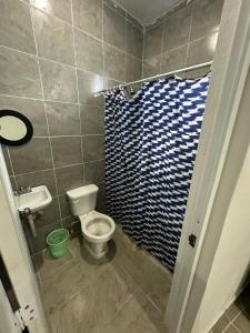 Hotel AF 7 tesisinde bir banyo