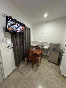 Hotel AF 7 tesisinde mutfak veya mini mutfak