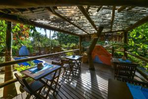 Un patio sau altă zonă în aer liber la Pousada Villa Da Prainha