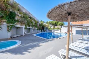 Bazen u ili blizu objekta Alicante Apartments