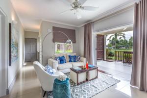 Calabash Hotel的休息区