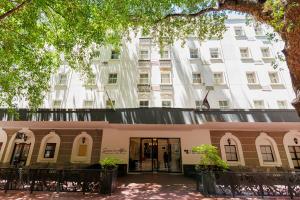 an external view of the building at 5-Min Walk to CTICC - Central & Cosy Hotel Stay in Cape Town