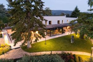 an aerial view of a house with a garden at Villa Bocchi by Geco Vacation Rentals in Negrar