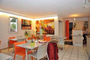 Restaurace v ubytování B Hotel Caen Mondeville
