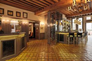 Hôtel Le Cep & Spa酒廊或酒吧区