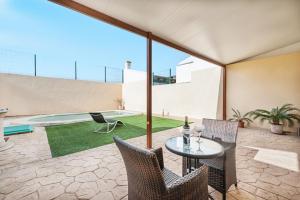 Patio nebo venkovní prostory v ubytování Cas Peix - Adults Only