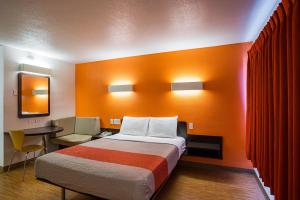 Postel nebo postele na pokoji v ubytování Motel 6-Wenatchee, WA + 37 fotografií