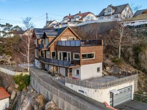 Gallery image of Seafront Villa with Balcony and Panoramic Views in Veland