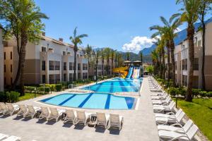 Bazén v ubytování Gravel Select Hotel - Ultra All Inclusive nebo v jeho okolí