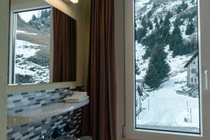 Gallery image of Hotel Guidon Zimmer in Bivio