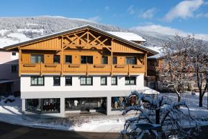 O vedere generală la munți sau o vedere la munte luată de la acest hotel