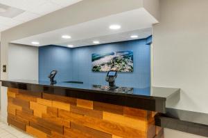 a complimentary fueling station in a hospital lobby at Pear Tree Inn Cape Girardeau West in Cape Girardeau