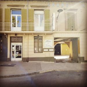 Majutusasutuse Hôtel Du Cours fassaad või sissepääs