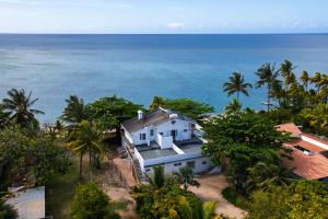 an aerial view of a house on the beach at Amarea Beach Front Appartment or Studio in Richeterre