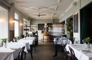 Restoran või mõni muu söögikoht majutusasutuses Haddington House Hotel +56 fotot