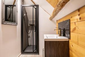 a bathroom with a sink and a shower at 6 Bed in Alkham oc-p34791 in Swingfield +45 photos
