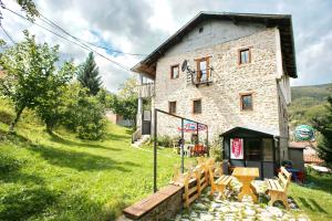 Vrt pred nastanitvijo Yeti (snowman) Guest House