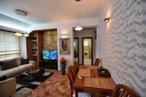 Χώρος καθιστικού στο BMB Apartments Kotor