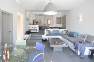 Gallery image of Serifos Beachfront Villa Ganema in Ganema