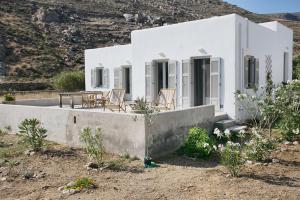 Gallery image of Serifos Beachfront Villa Ganema in Ganema +85 photos