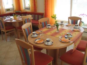 Restoran või mõni muu söögikoht majutusasutuses Haus Janschütz