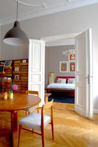 Ein Bett oder Betten in einem Zimmer der Unterkunft Linnen
