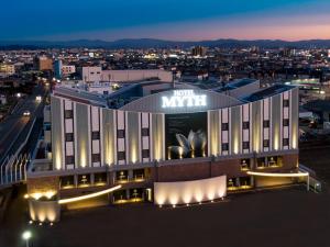 a view of the hotel mgmt at night at HOTEL MYTH-U -Adult only in Wakayama