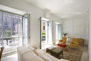 The lounge or bar area at Apartamentos Alemanes Gradas Luxury
