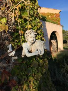 Градина пред VILLA MERCEDES 300 m de la plage
