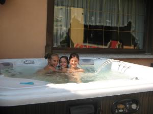 Majutusasutuse Hotel Binelli külastajad
