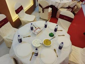 Gallery image of JSR Grand hotel and banquets in Nalgonda +17 photos