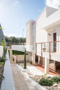 a view of the courtyard of a house at Relax House in Estoril