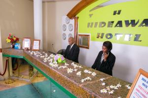 Gestir sem dvelja á Hideaway Hotel