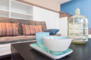 A seating area at D53 Apartments