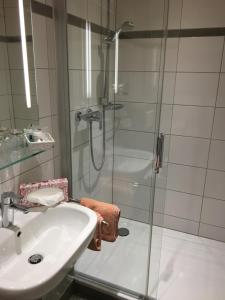 Et badeværelse på Hotel Springiersbacher-Hof