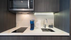 Gallery image of One 1402B Hotel Room: New Beachfront Resort, Style & Comfort in Puerto Peñasco