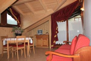 Posedenie v ubytovaní Chalet Alberti