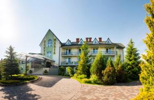 an exterior view of a building at Курортний комплекс Santa Maria in Skhidnitsa