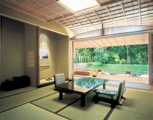 Uma área de estar em Akazawa Geihinkan