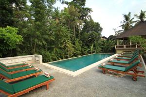 Uma Capung Mas Cottage 내부 또는 인근 수영장